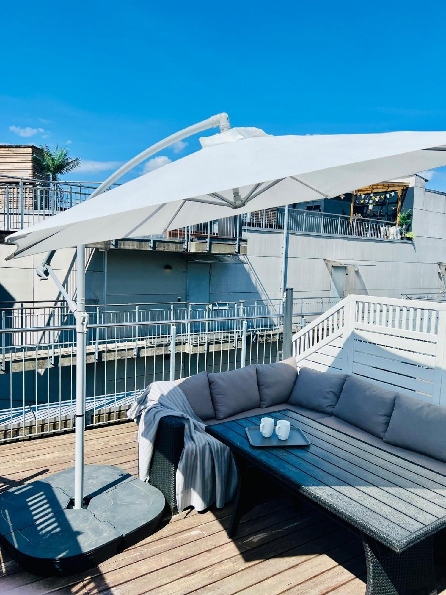 Ultracentral Duplex With Private Rooftop Terrace ออสโล ภายนอก รูปภาพ