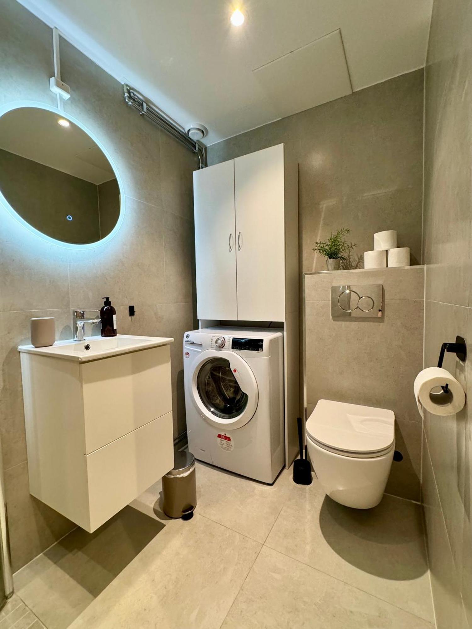 Ultracentral Duplex With Private Rooftop Terrace ออสโล ภายนอก รูปภาพ